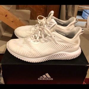 Adidas alphabounce size 9